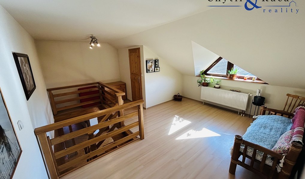 Prodej domu 347 m² s pozemkem 2 048 m², Radslavice – náhled fotky 17
