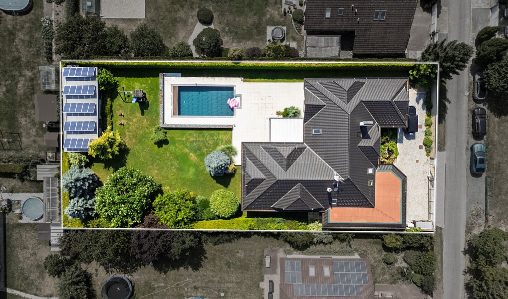 Prodej domu 546 m² s pozemkem 1 608 m², Zvole – náhled fotky 3