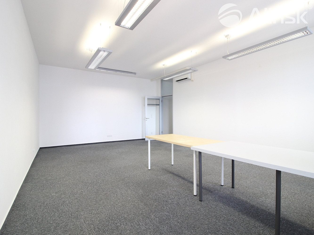 Pronájem kanceláře 106 m² – fotografie 4