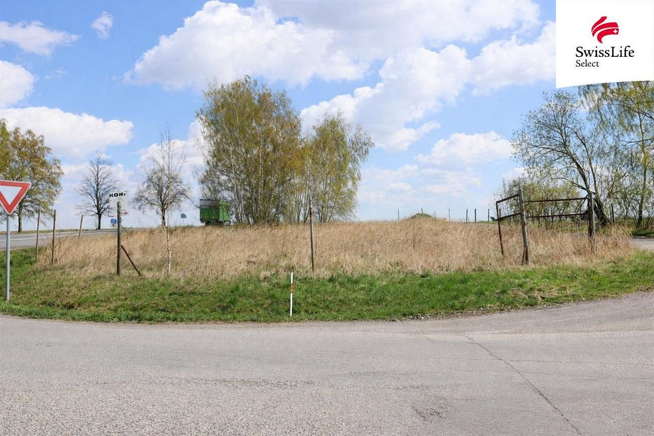 Prodej komerčního pozemku 895 m² – fotografie 2