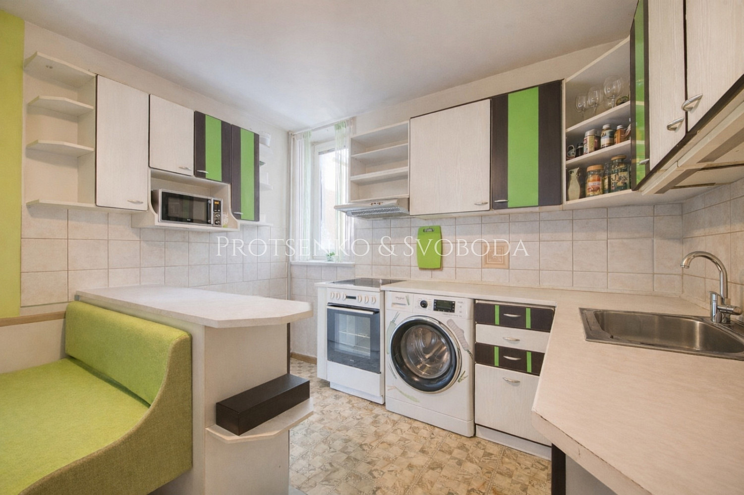 Prodej nájemního domu, činžáku 186 m² – pohled 3