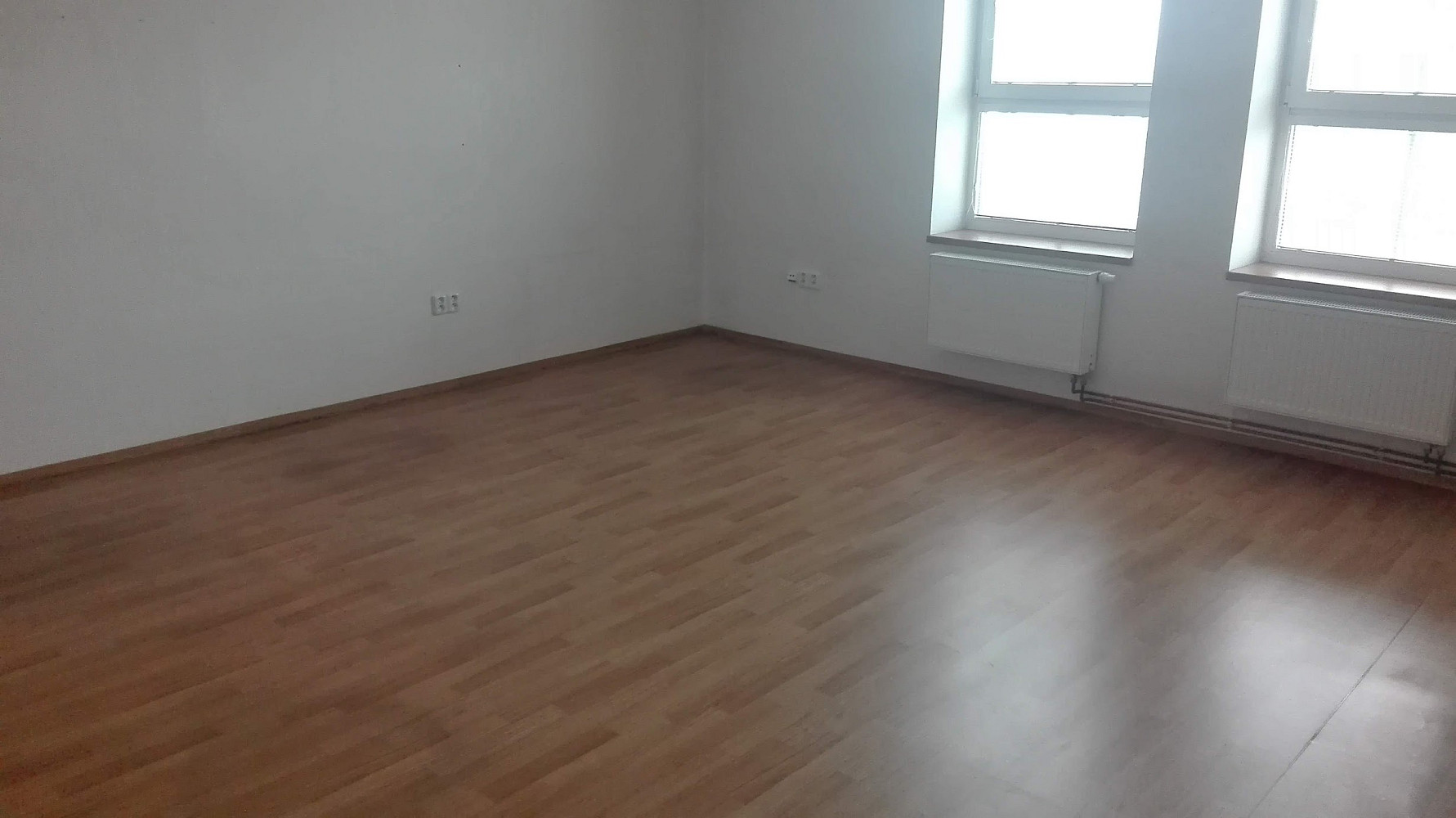 Pronájem kanceláře 484 m² – fotografie 3