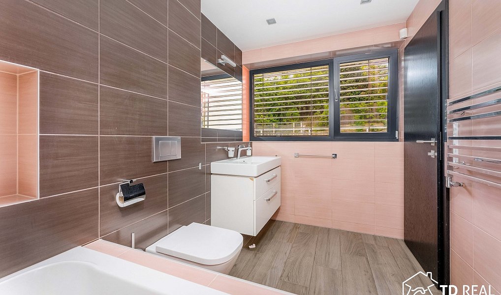 Prodej domu 228 m² s pozemkem 380 m², Brno – náhled fotky 24