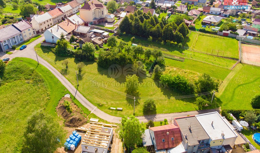 Prodej stavebního pozemku 936 m², Uhřice – náhled fotky 4