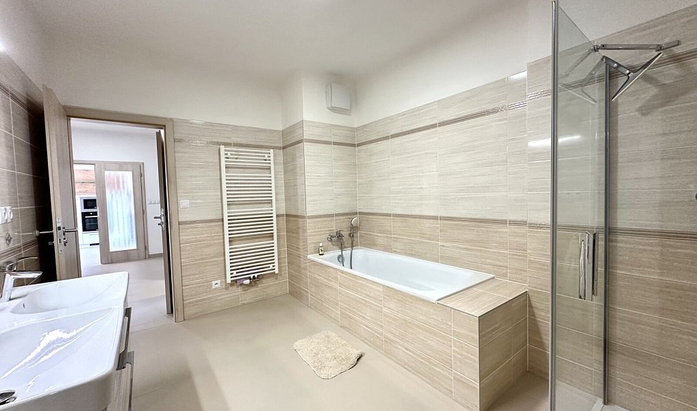 Pronájem bytu 3+kk 91 m², Olomouc – náhled fotky 15