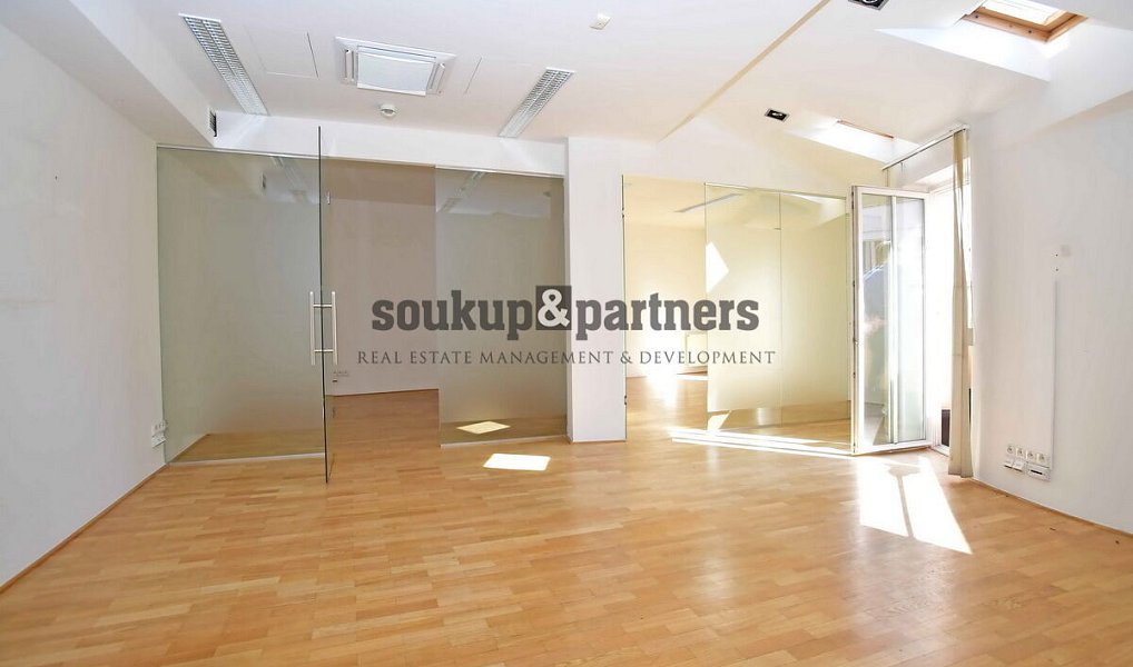 Pronájem kanceláře 210 m², Praha – náhled fotky 3