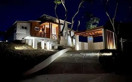 Prodej domu 238 m² s pozemkem 688 m², Coxen Hole, Roatán, Honduras