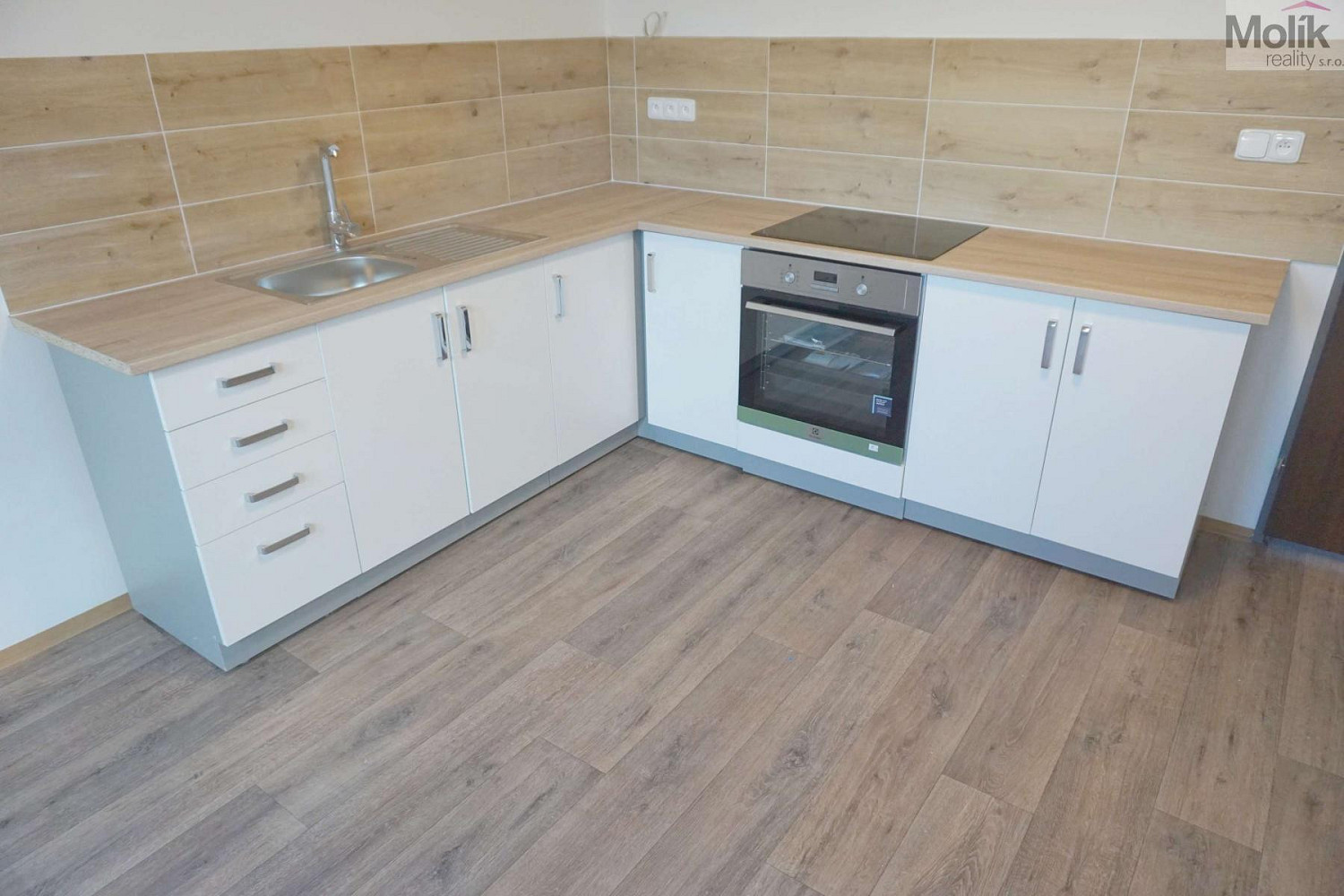 Pronájem bytu 4+kk 70 m² – fotografie 3