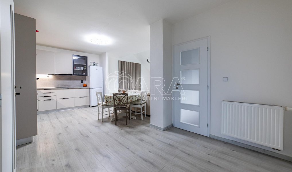 Prodej bytu 5+kk 117 m², Holubice – náhled fotky 6