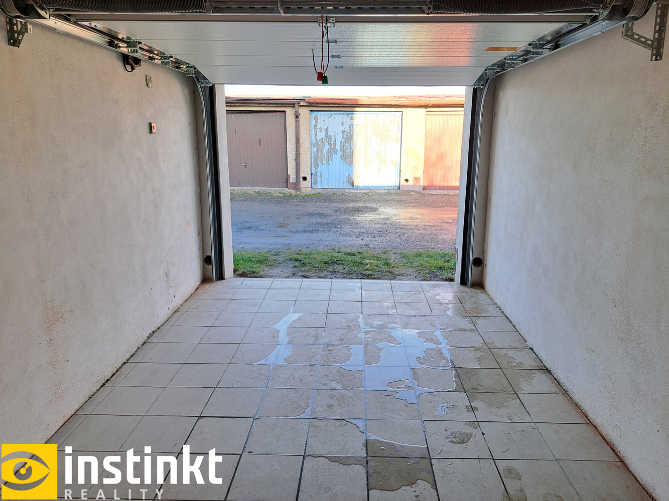 Garáž (18m2) ul. Pod Hůrkou, Klatovy – fotografie 5
