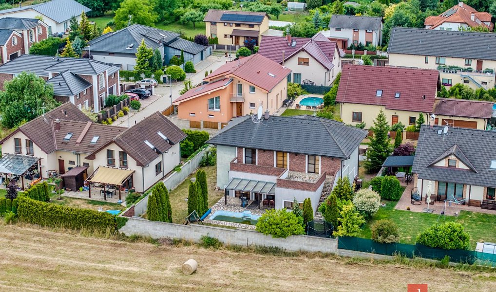 Prodej domu 307 m² s pozemkem 874 m², Praha – náhled fotky 31