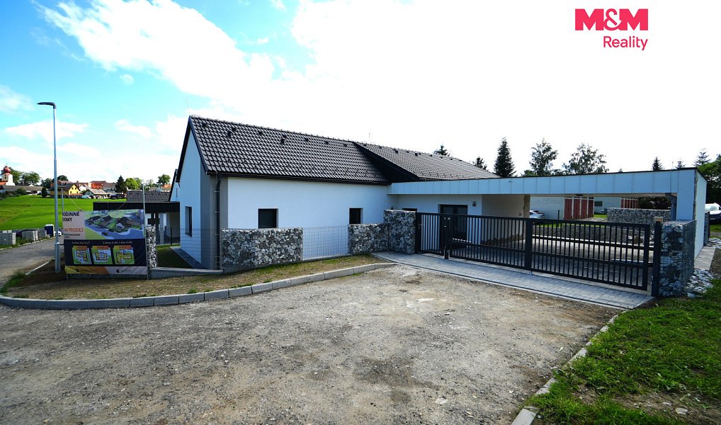 Prodej domu 180 m² s pozemkem 582 m², Šumavské Hoštice – náhled fotky 2