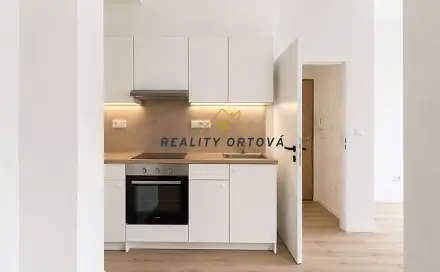 Pronájem bytu 1+kk 26 m², Jiráskova, Česká Lípa
