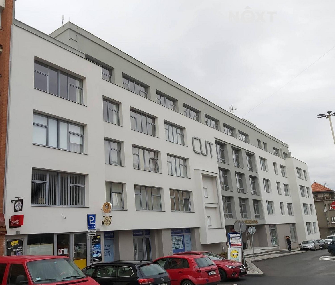 Pronájem kanceláře 450 m²