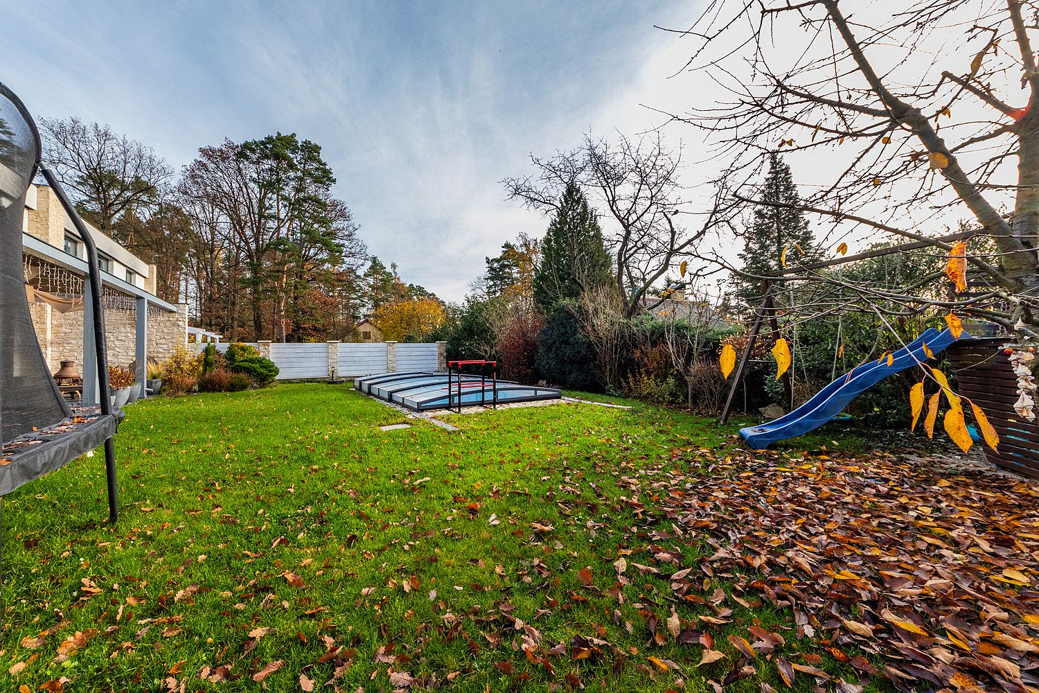 Prodej domu 199 m² s pozemkem 600 m² – pohled 4