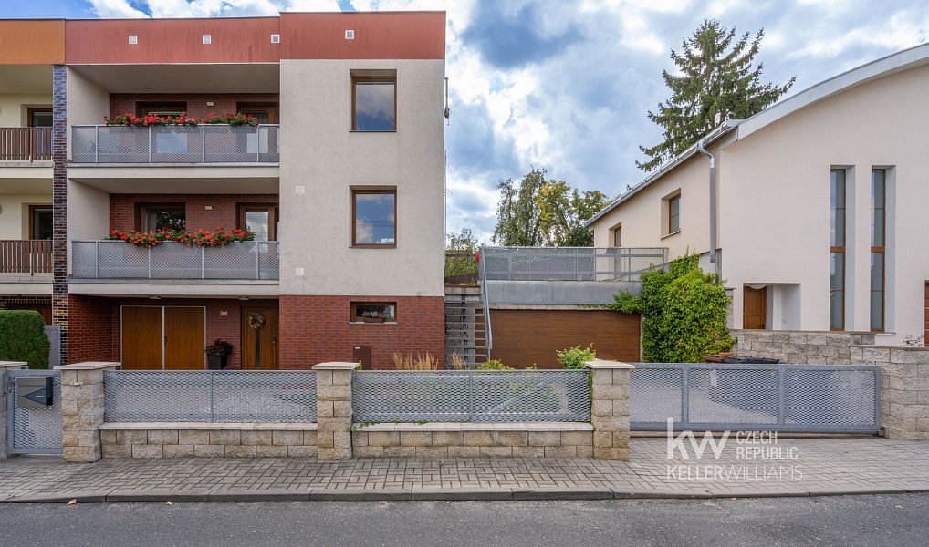 Prodej domu 256 m² s pozemkem 433 m², Kostelec nad Černými lesy – náhled fotky 4