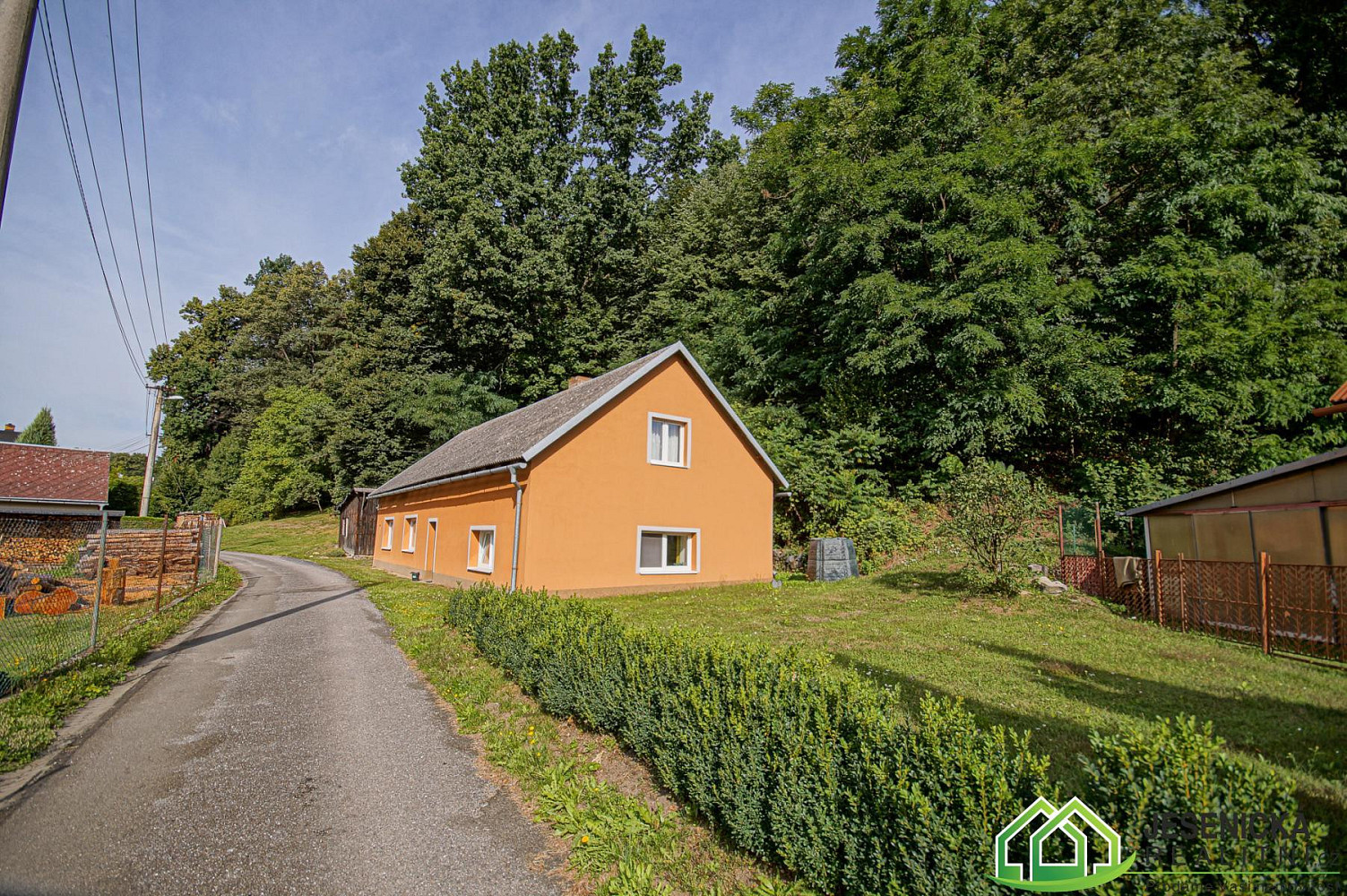 Prodej domu 240 m² s pozemkem 698 m² – fotografie 3