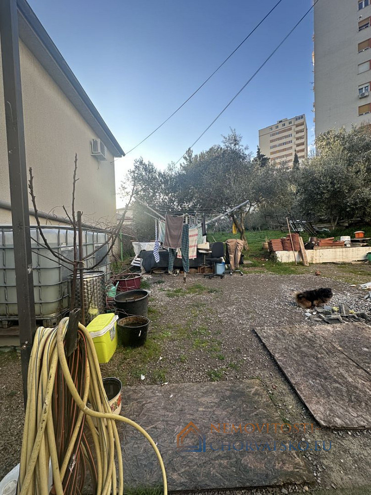 Prodej stavebního pozemku 697 m² - Aanzicht 3