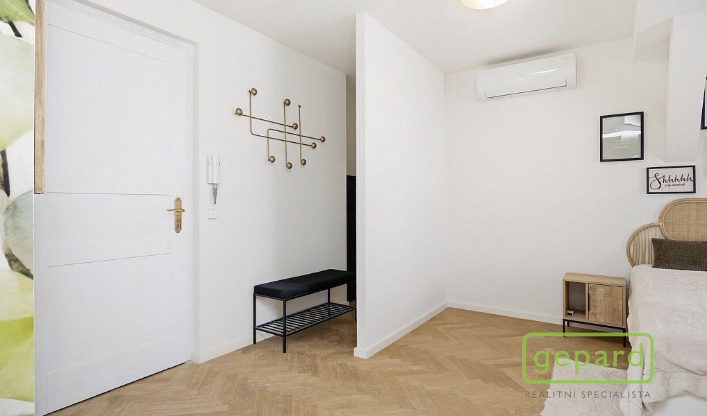 Prodej bytu 1+1 48 m², Praha – náhled fotky 9