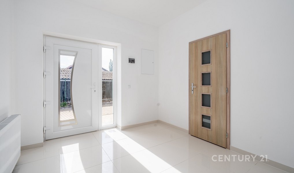 Prodej domu 253 m² s pozemkem 426 m², Rabakov – náhled fotky 3