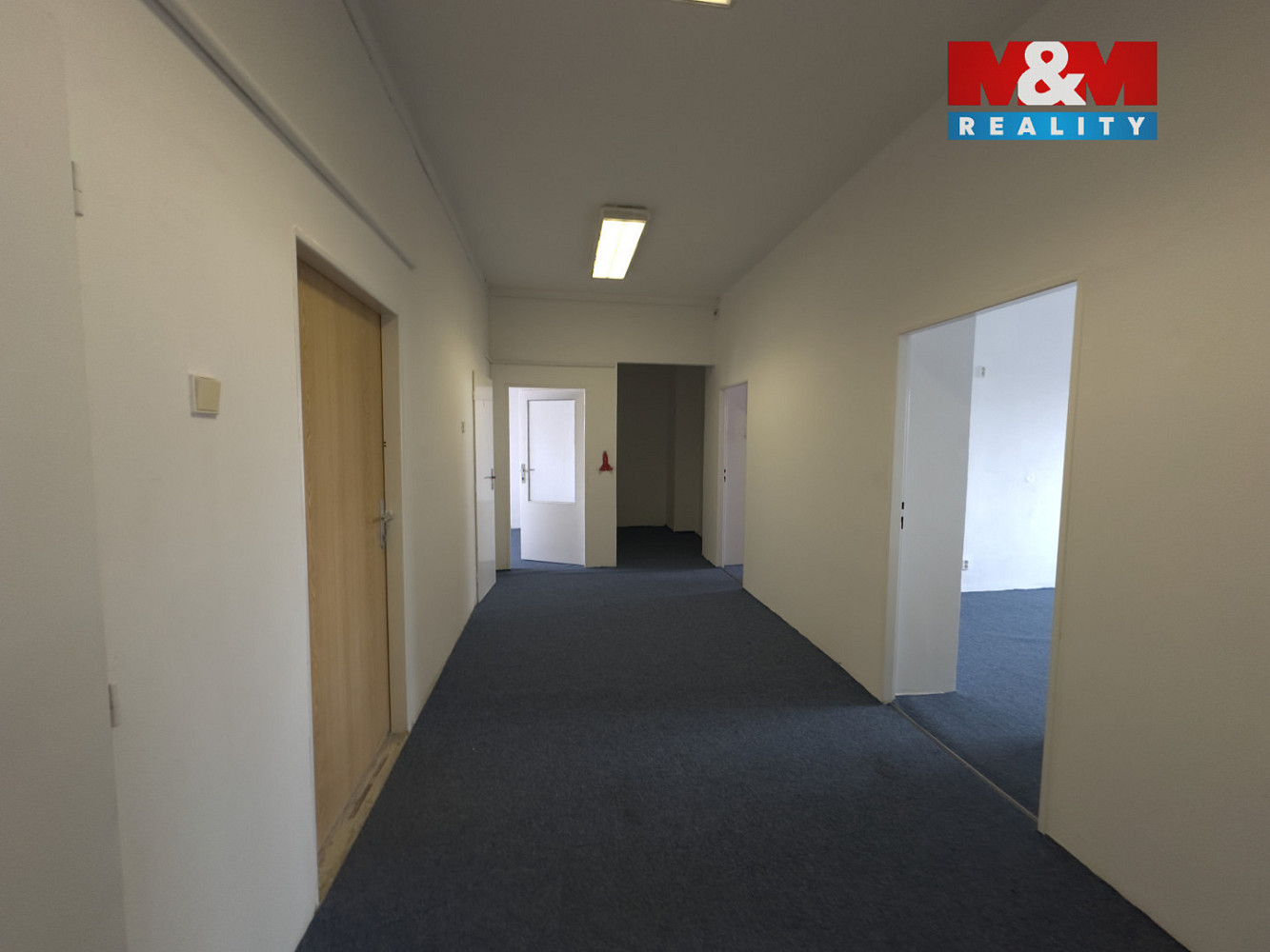Pronájem kanceláře 120 m² — photo 2