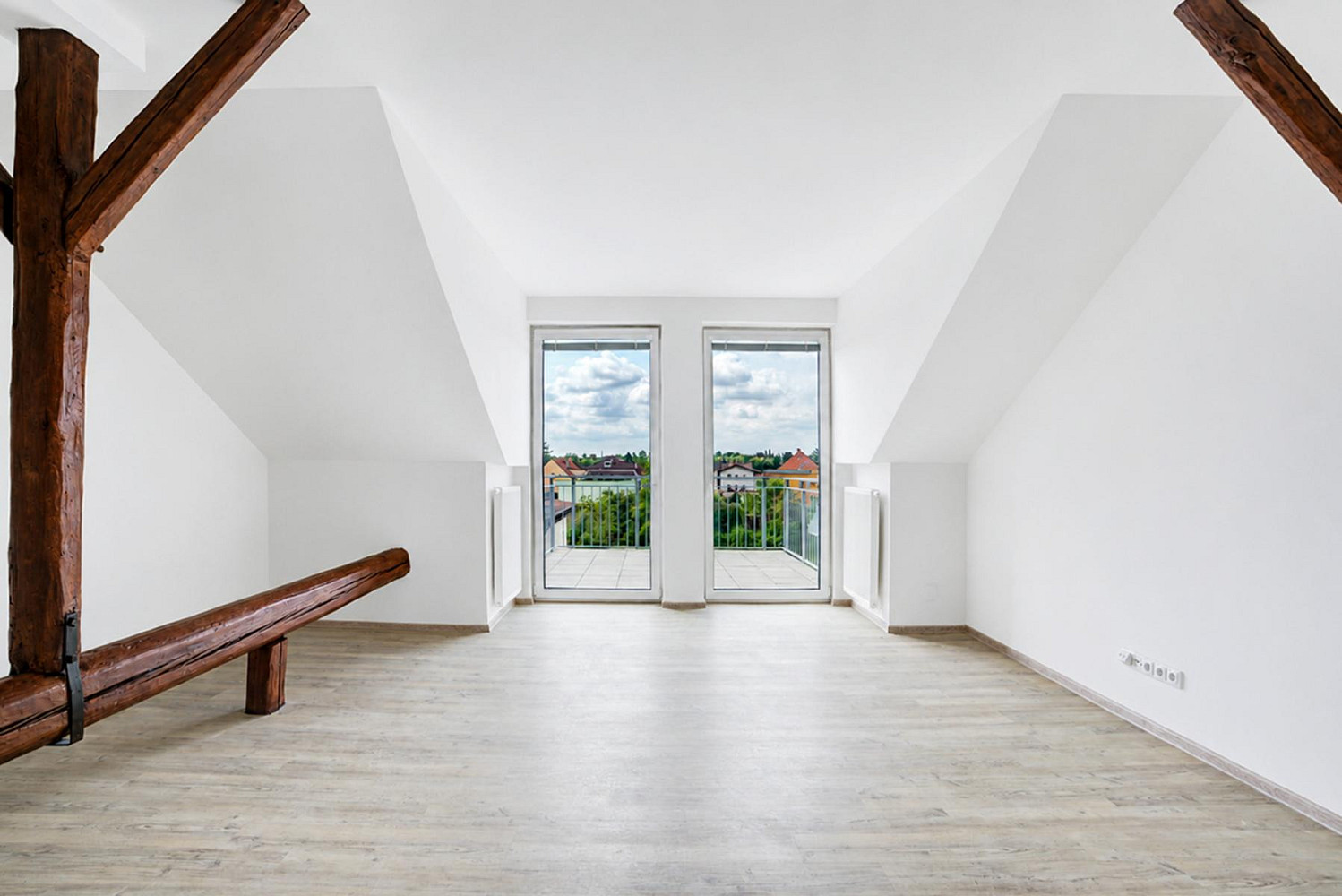 Pronájem bytu 4+kk 107 m² – fotografie 3