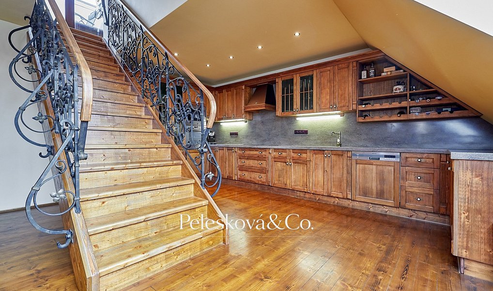 Pronájem bytu 4+kk 177 m², Praha – náhled fotky 3