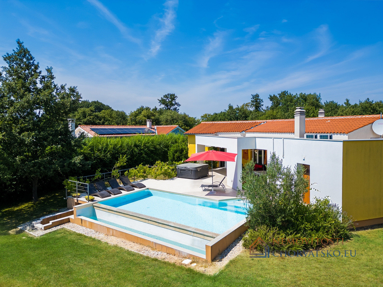 Prodej domu 180 m² s pozemkem 1 000 m² - Aanzicht 3