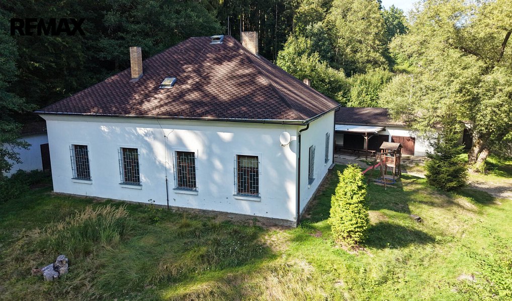 Prodej domu 210 m² s pozemkem 2 374 m², Stádlec – náhled fotky 5