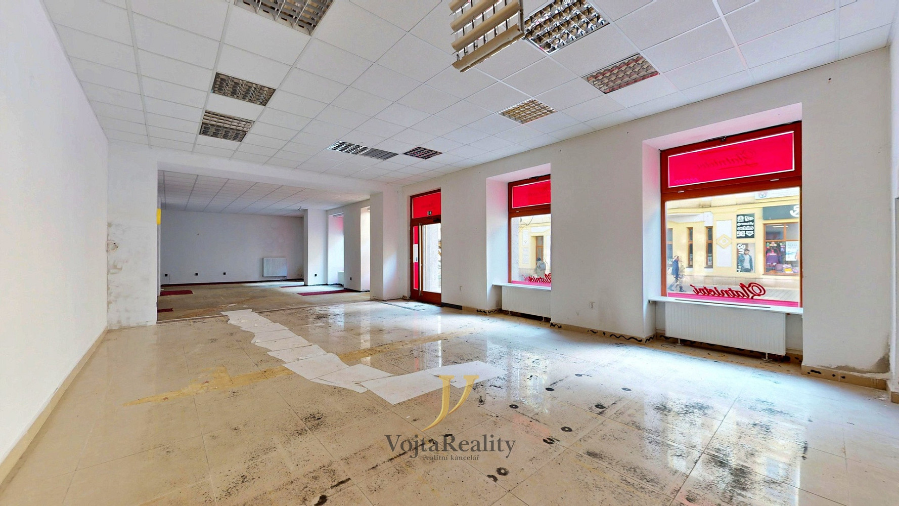 Pronájem obchodních prostor 215 m² – fotografie 2