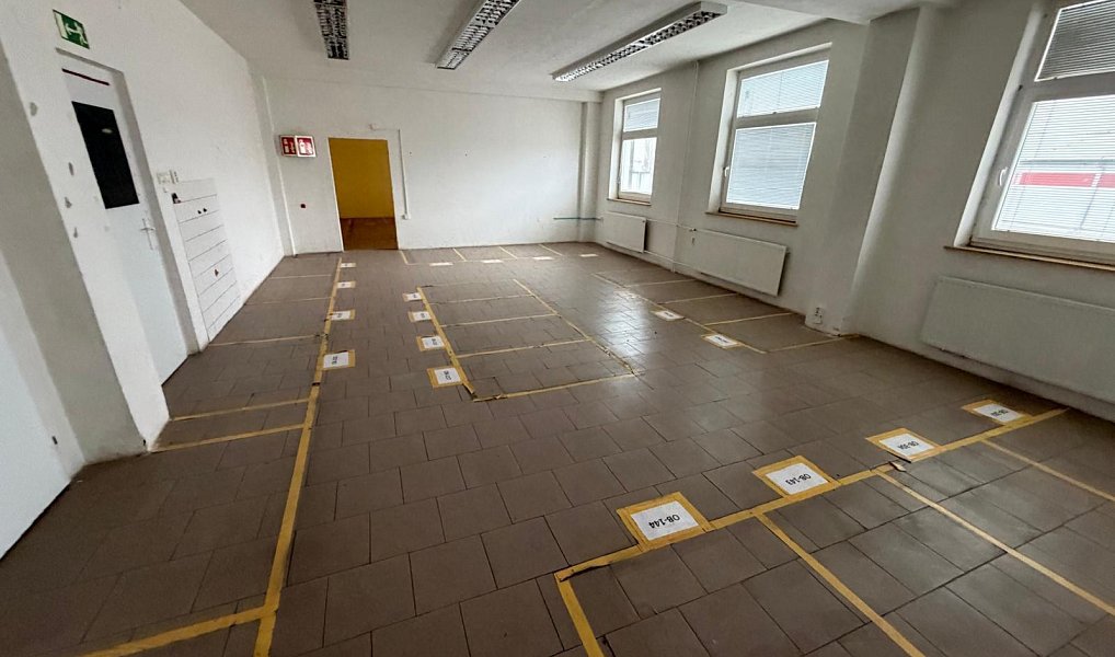 Pronájem skladovacích prostor 1 150 m², Žatec – náhled fotky 2