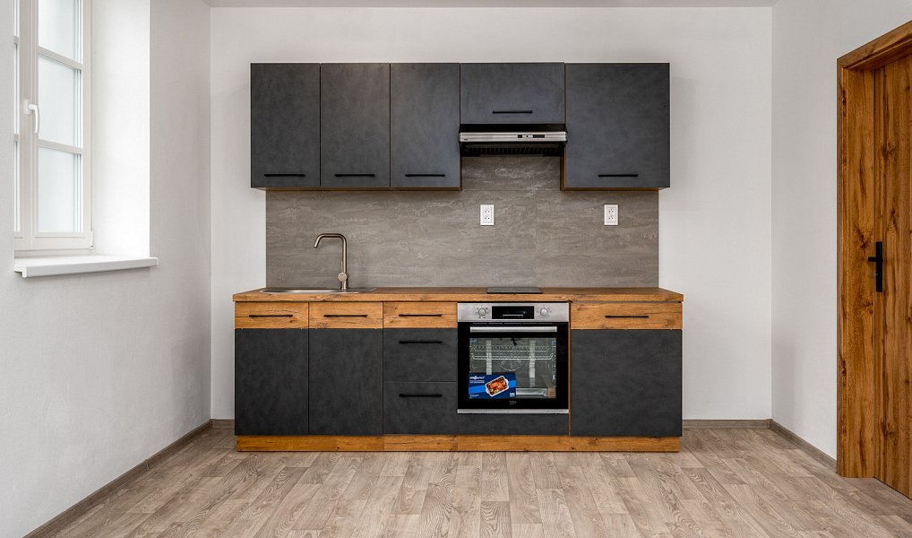 Prodej domu 200 m² s pozemkem 151 m², Rožmitál pod Třemšínem – náhled fotky 5