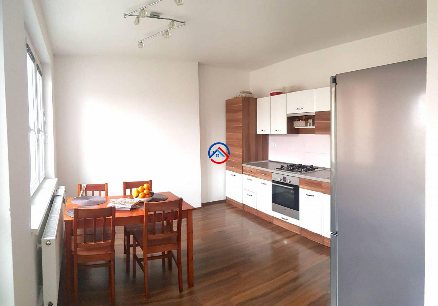 Pronájem bytu 2+kk 67 m² — photo 2