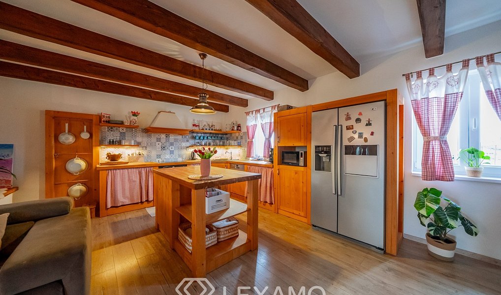 Prodej domu 306 m² s pozemkem 464 m², Jevišovka – náhled fotky 3