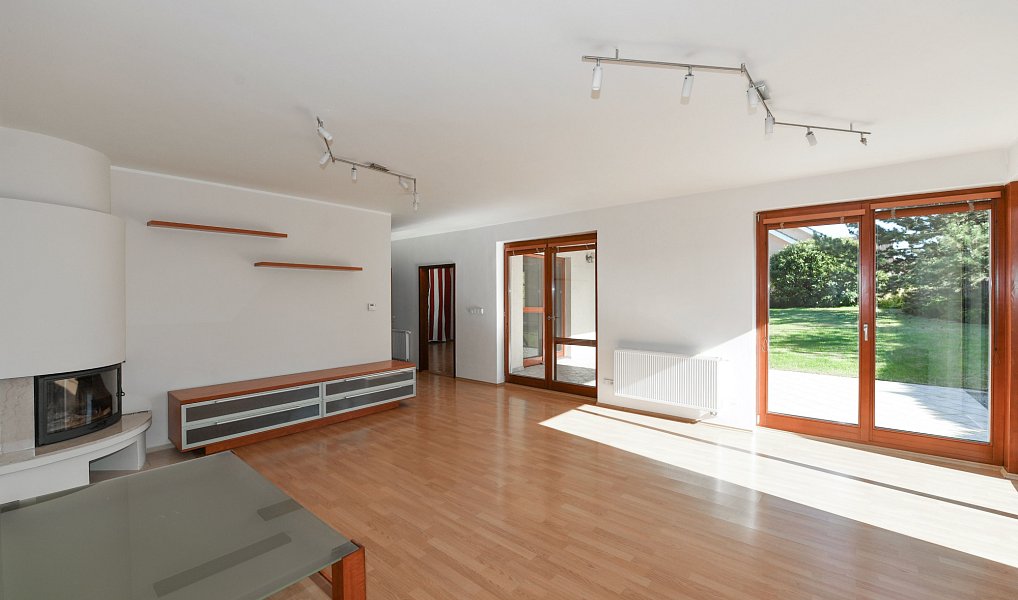 Prodej domu 270 m² s pozemkem 654 m², Jesenice – náhled fotky 6