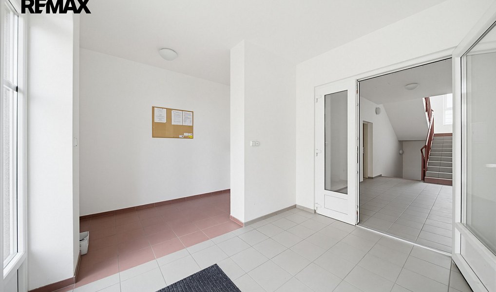 Prodej bytu 2+kk 62 m², Strančice – náhled fotky 24