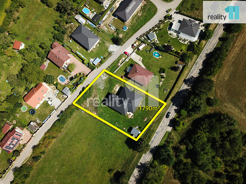 Prodej domu 246 m² s pozemkem 1 790 m² — photo 2