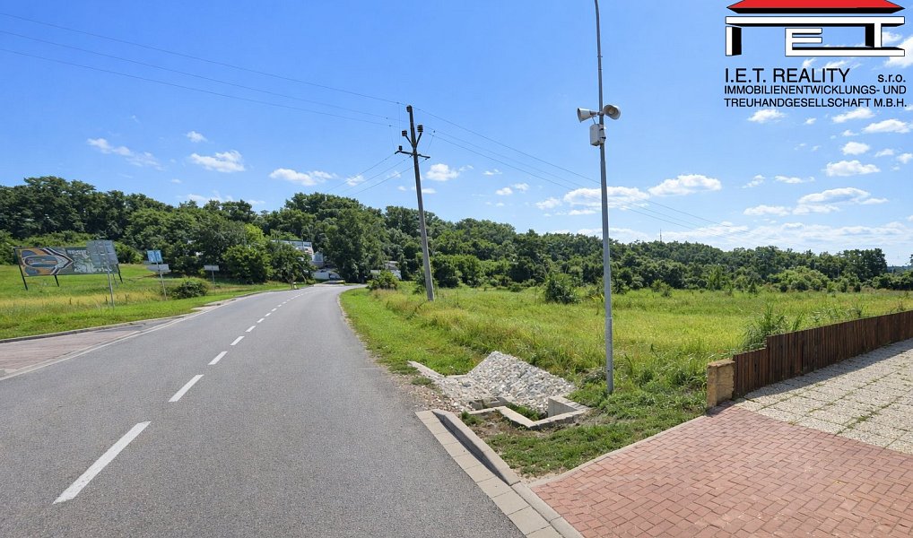 Prodej stavebního pozemku 9 335 m², Ivančice – náhled fotky 3