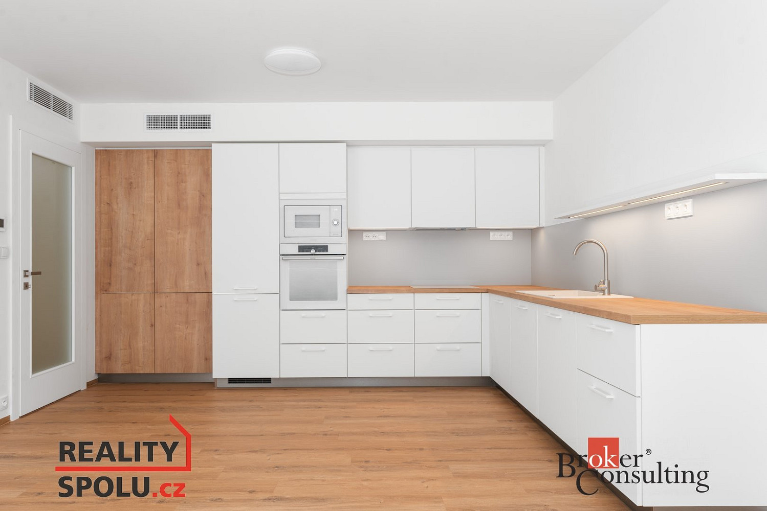 Pronájem bytu 4+kk 150 m² – fotografie 4