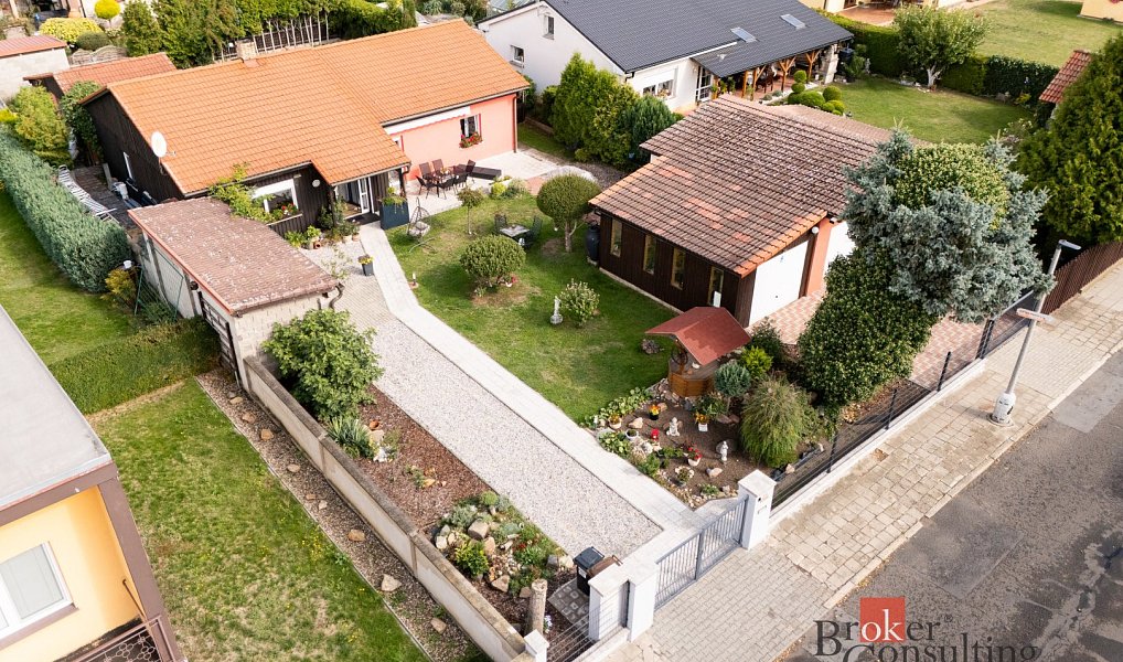 Prodej domu 286 m² s pozemkem 868 m², Žatec – náhled fotky 35