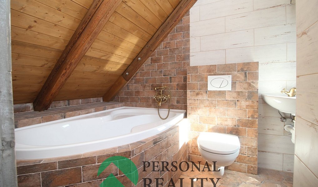 Prodej bytu 4+kk 99 m², Kounov – náhled fotky 15