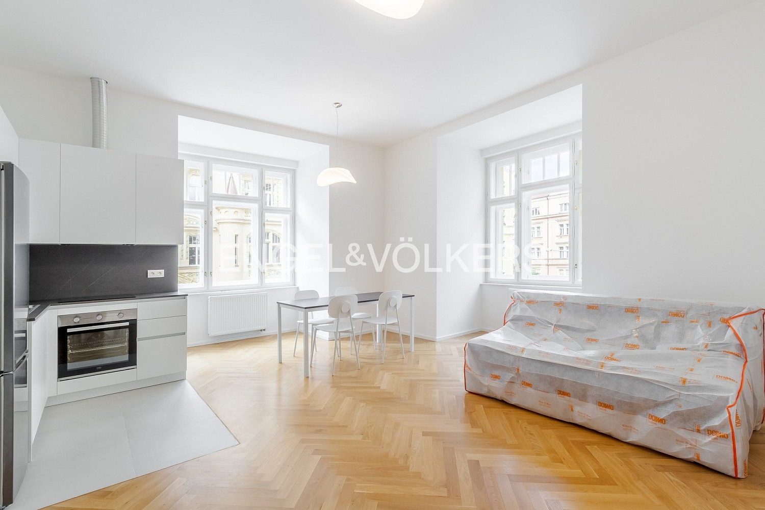 Pronájem bytu 4+kk 99 m², Praha
