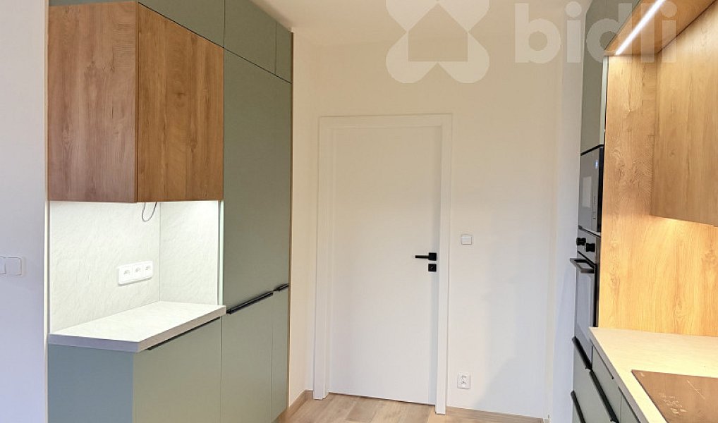 Pronájem bytu 3+1 88 m², Černošice – náhled fotky 4