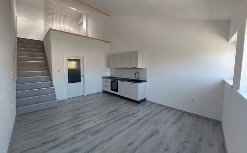 Pronájem bytu 2+kk 50 m², Koláčkovo náměstí, Slavkov u Brna, okres Vyškov