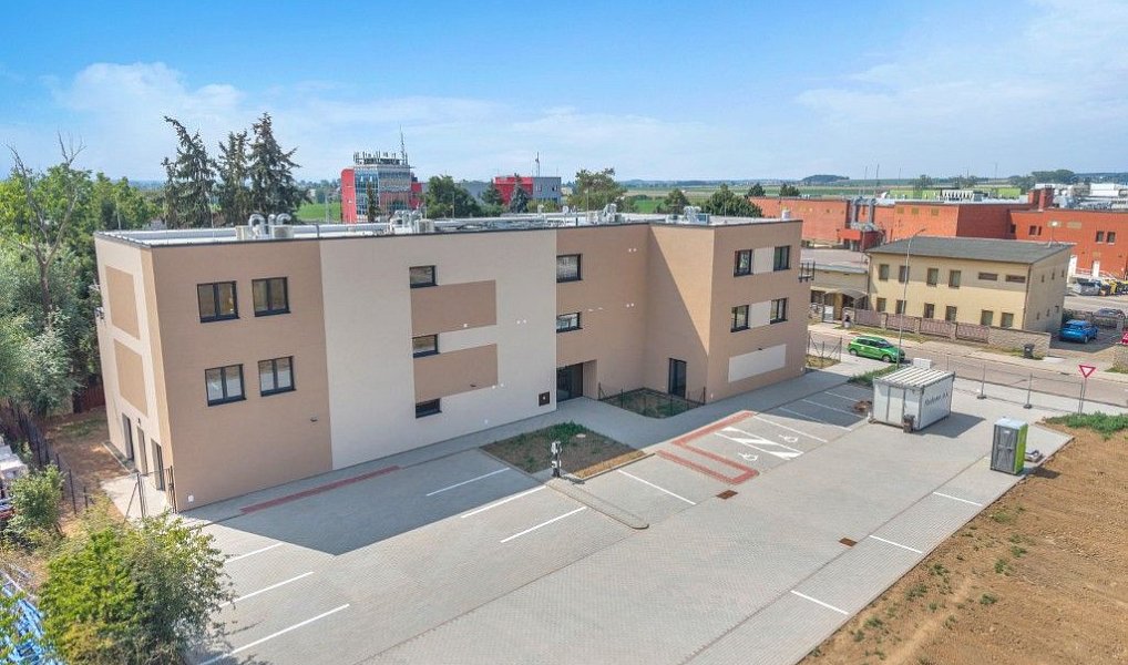 Pronájem bytu 3+1 188 m², Hradec Králové – náhled fotky 25
