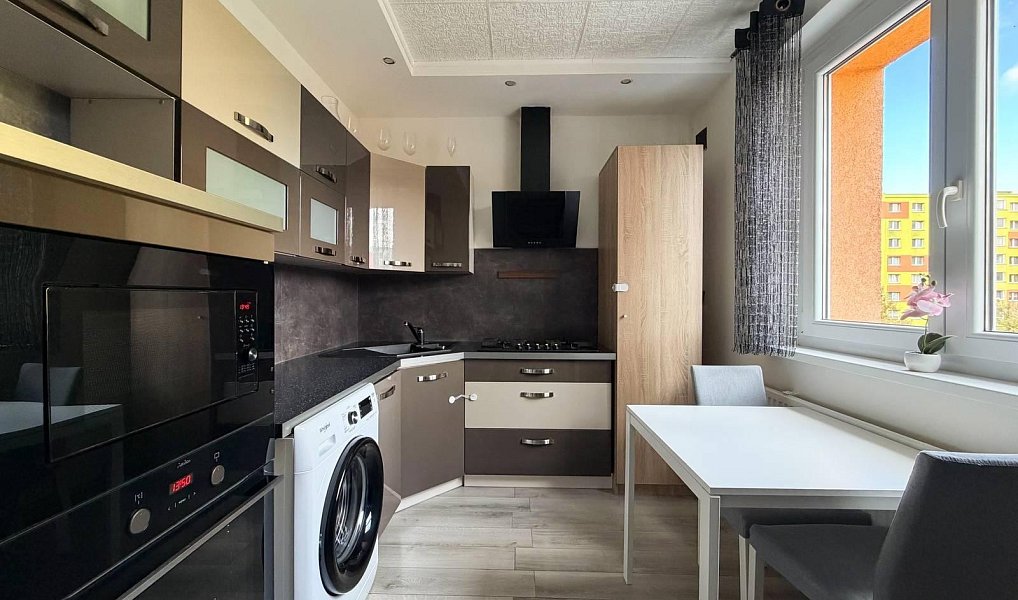 Prodej bytu 3+1 77 m², Klášterec nad Ohří – náhled fotky 2