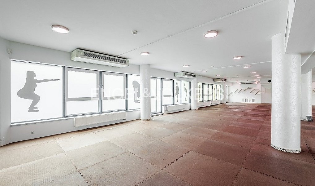 Pronájem obchodních prostor 360 m², Praha – náhled fotky 3