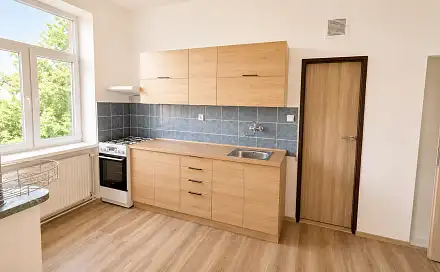 Pronájem bytu 3+1 85 m², nám. Poštovní, Liberec