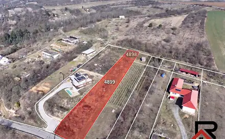 Prodej stavebního pozemku 1 815 m², Dolní Kounice, okres Brno-venkov