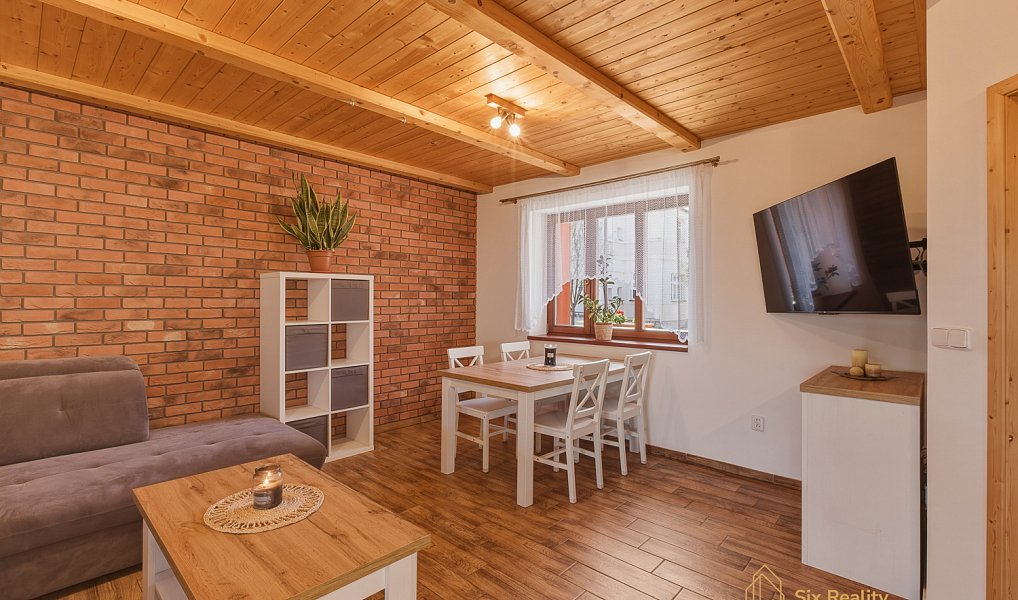 Prodej domu 261 m² s pozemkem 800 m², Zavidov – náhled fotky 10